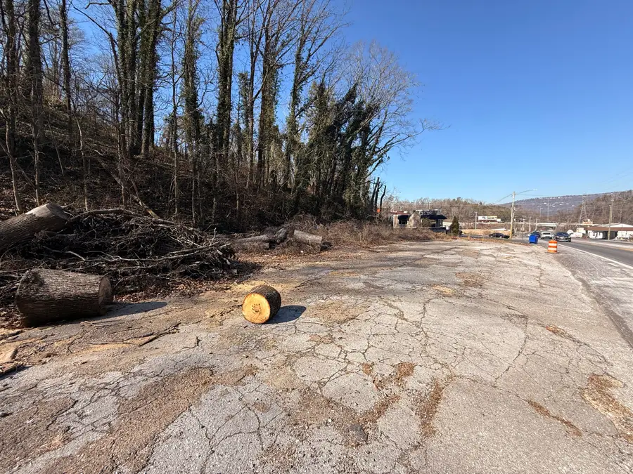 1095 Dayton Boulevard, Chattanooga, TN 37415 - #2