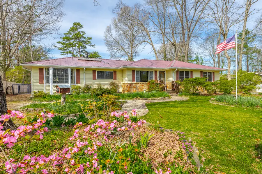 607 Carolina Avenue, Signal Mountain, TN 37377 - #2