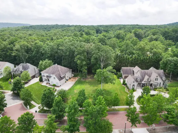 2324 Dogwood Grove Circle, Signal Mountain, TN 37377