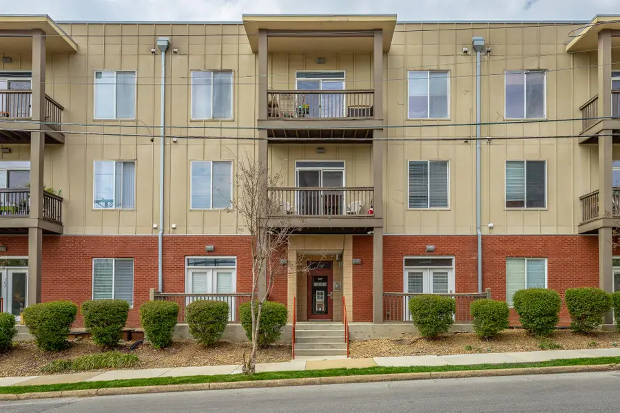 863 Flynn Street #Apt 204, Chattanooga, TN 37403 - #3