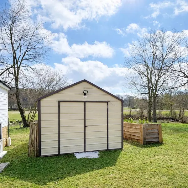 2068 Market Street, Dayton, TN 37321