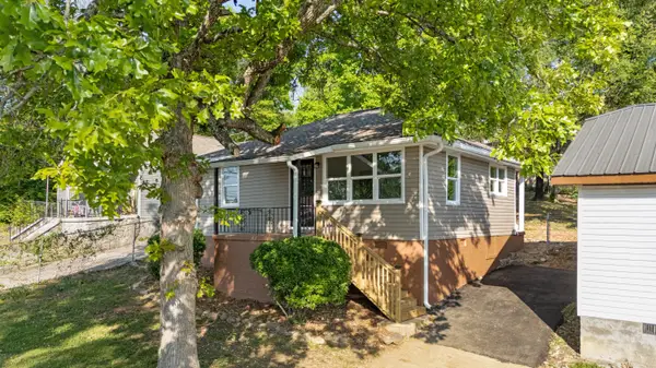 1130 N Chamberlain Avenue, Chattanooga, TN 37406