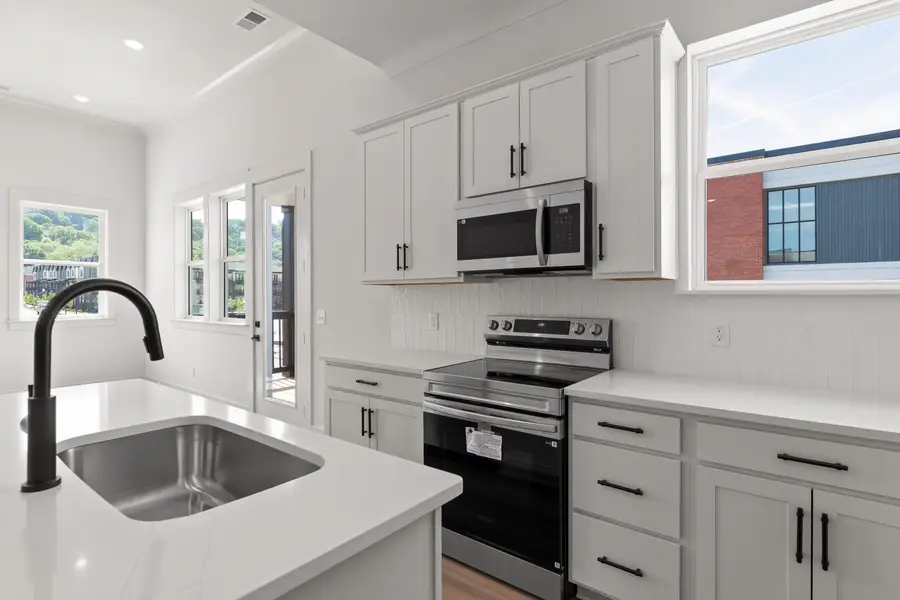 2405 E 18th Street, Chattanooga, TN 37404 - #3