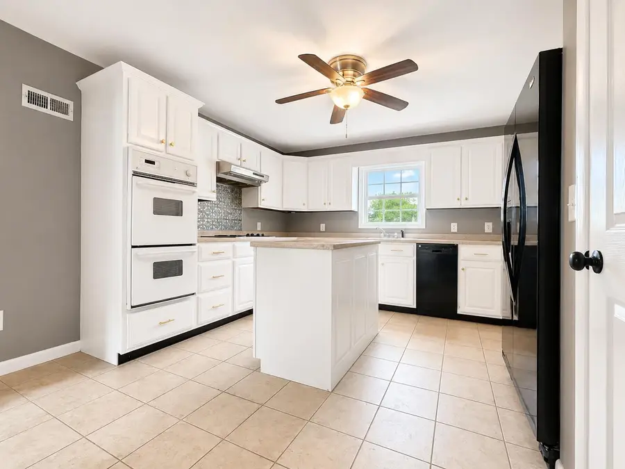 1316 S Cedar Avenue, South Pittsburg, TN 37380 - #2