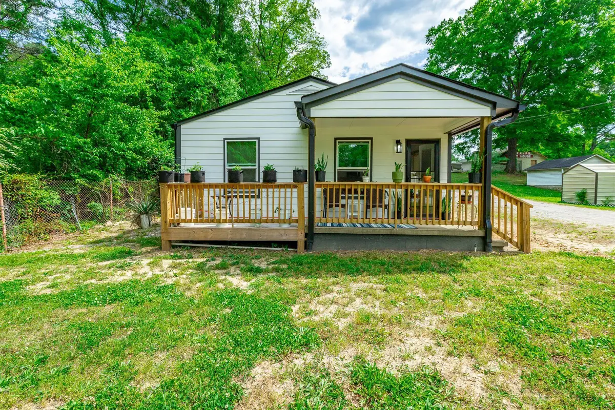 1366 Lakeview Drive, Rossville, GA 30741 - #1