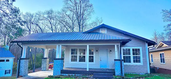 1322 Pennsylvania Avenue, Etowah, TN 37331