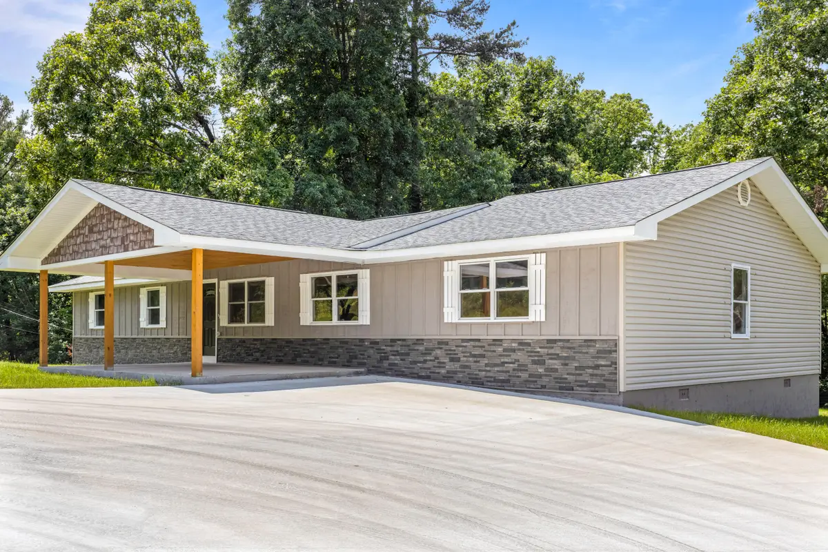 17 Hill Street, Ringgold, GA 30736 - #1