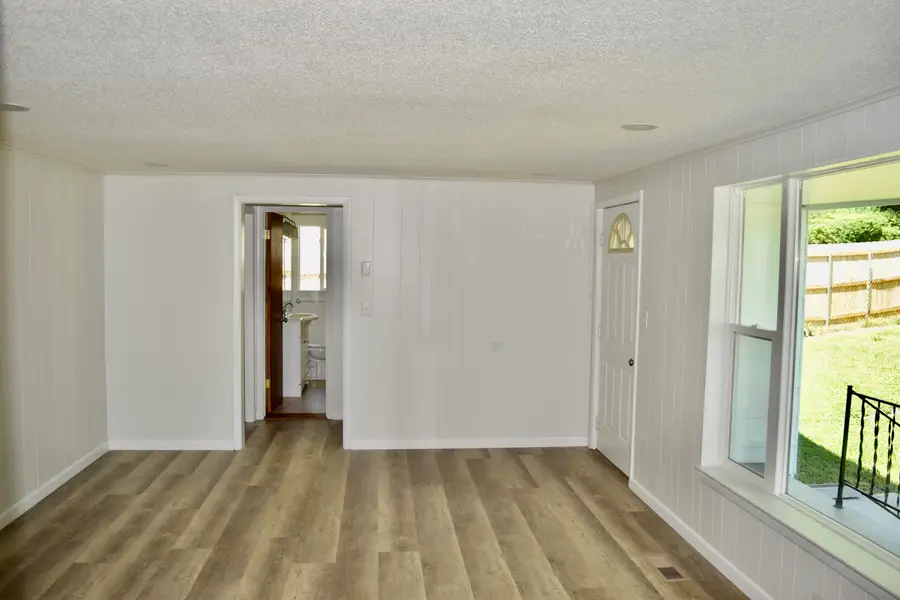 216 W Walden Circle, Soddy Daisy, TN 37379 - #3