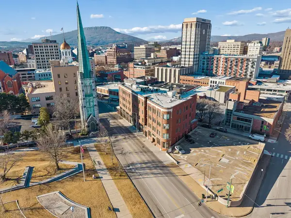707 Georgia Avenue #302, Chattanooga, TN 37402