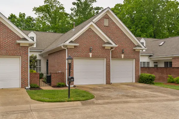 1050 Candlewick Court, Signal Mountain, TN 37377