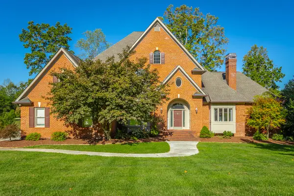 25 Ridgerock Drive, Signal Mountain, TN 37377