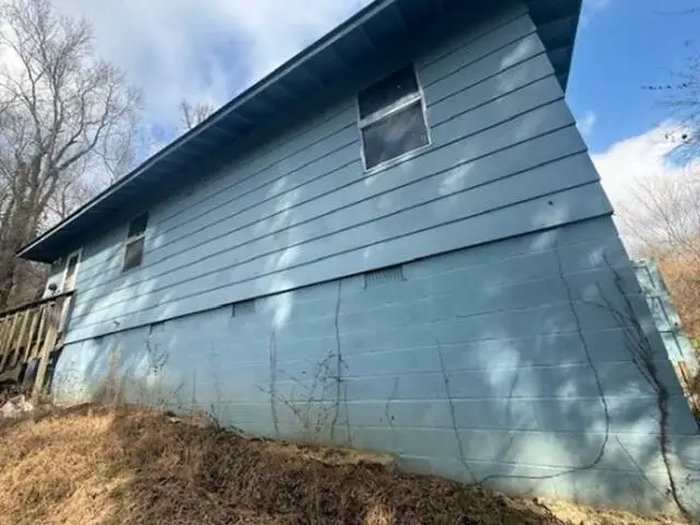 251 W Iowa Avenue, Whitwell, TN 37397 - #2