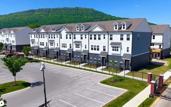 3211 Aberdeen Row #8, Chattanooga, TN 37410