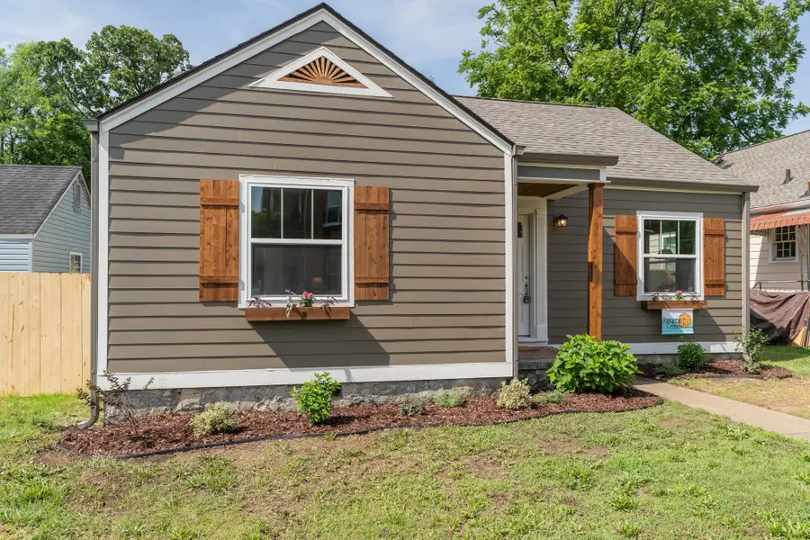 2202 Chamberlain Avenue, Chattanooga, TN 37404 - #2
