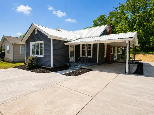 1316 S Cedar Avenue, South Pittsburg, TN 37380 - #2