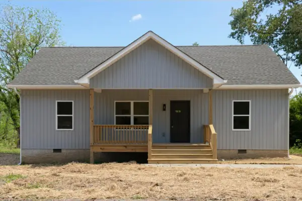 727 Walker Avenue, Rossville, GA 30741