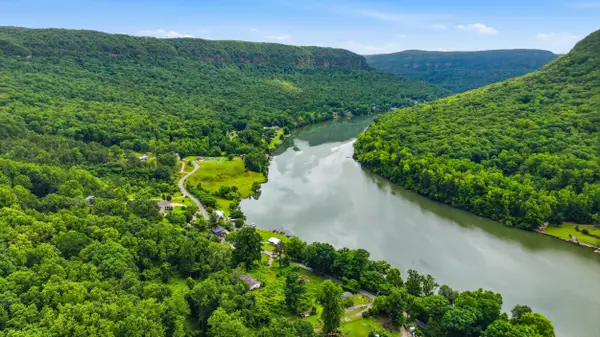 20045 River Canyon Road, Chattanooga, TN 37405