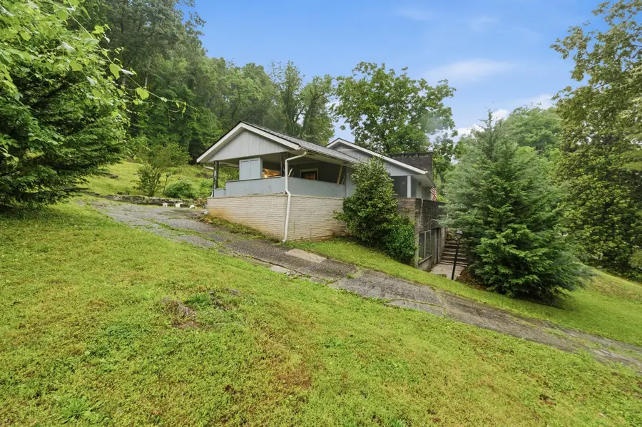 700 Contour Avenue, South Pittsburg, TN 37380 - #2