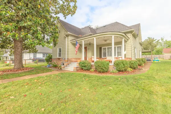 907 S Highland Park, Chattanooga, TN 37404