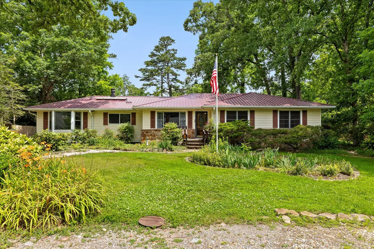 607 Carolina Avenue, Signal Mountain, TN 37377 - #1