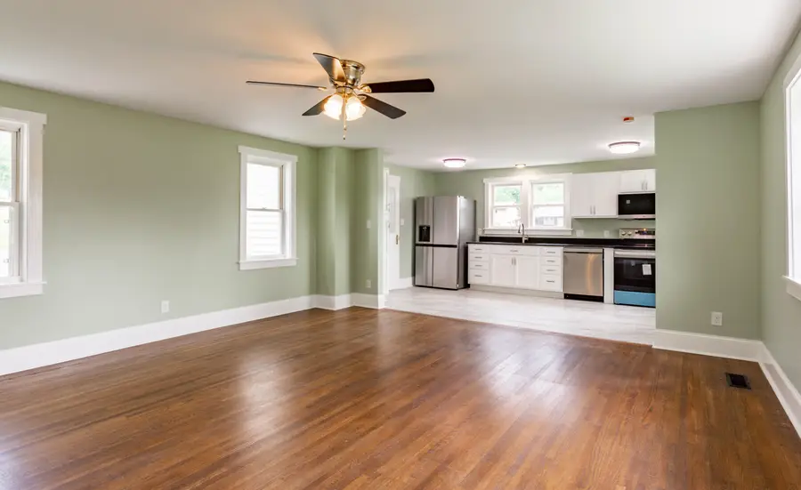 11353 N Oak Street, Soddy Daisy, TN 37379 - #3