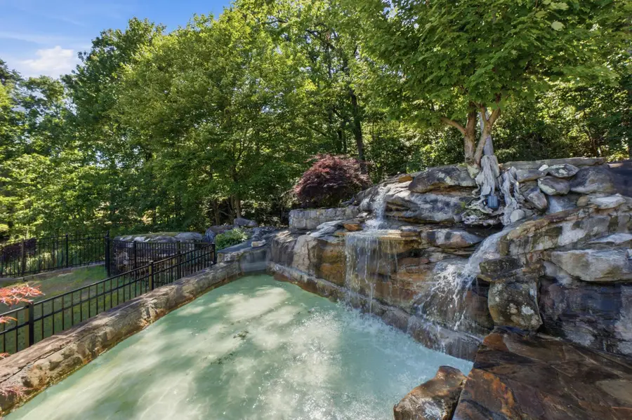 1019 Sandstone Terrace, Soddy Daisy, TN 37379 - #2