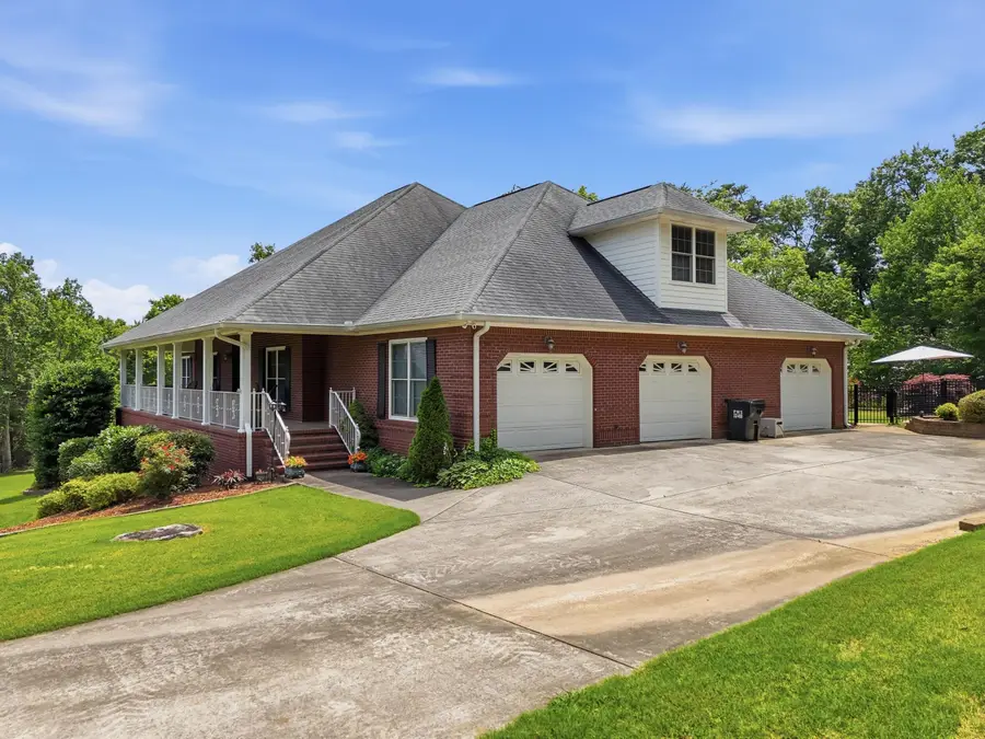 1019 Sandstone Terrace, Soddy Daisy, TN 37379 - #3