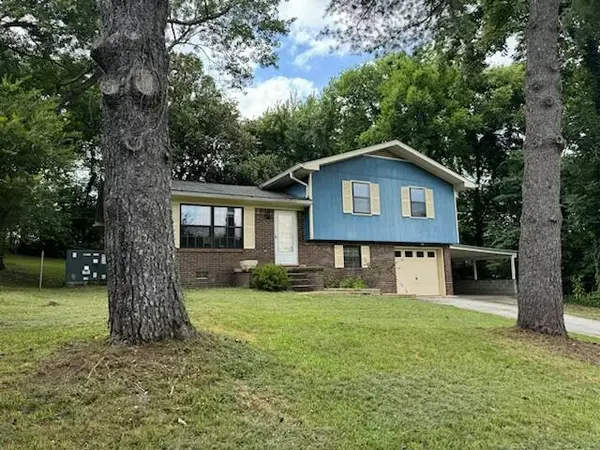 7709 E Village Lane, Hixson, TN 37343