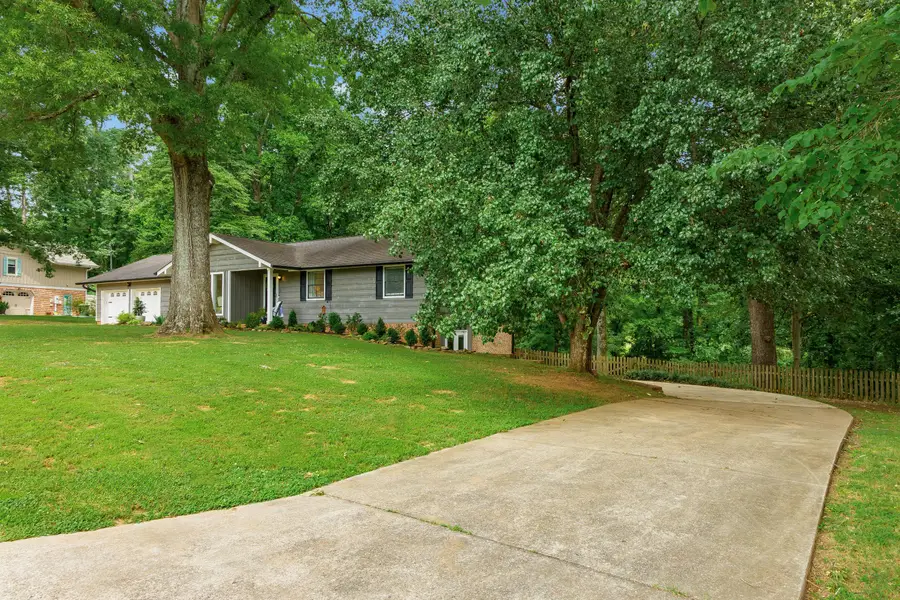 3350 Oak Burr Drive, Chattanooga, TN 37419 - #3