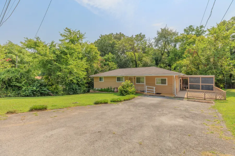 1614 Eastwood Avenue, Chattanooga, TN 37411 - #3
