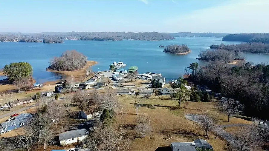206 Lakeshire Drive, Spring City, TN 37381 - #3