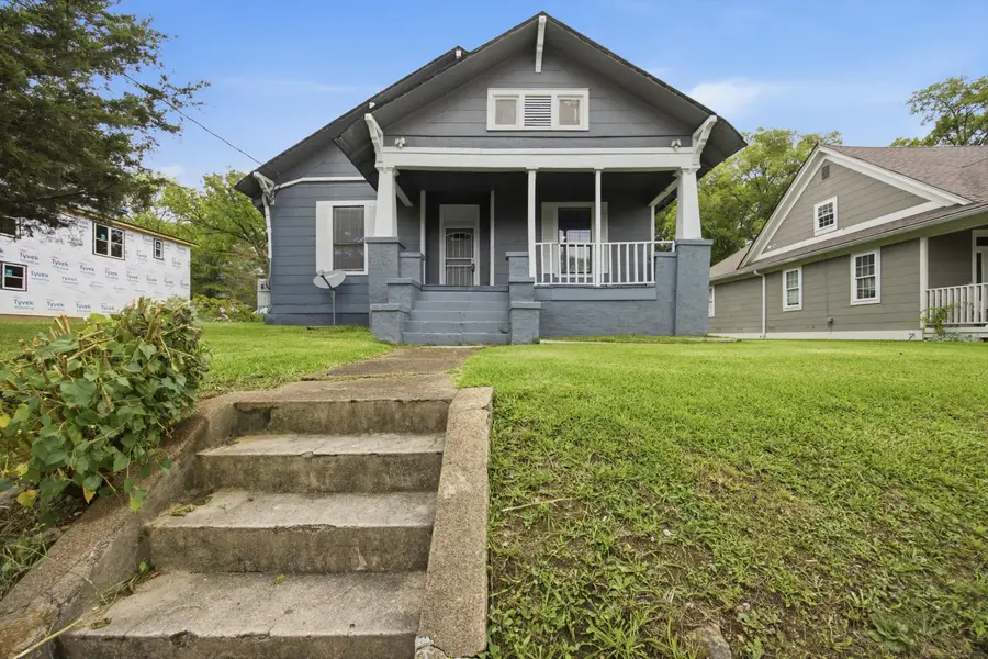 2111 Chamberlain Avenue, Chattanooga, TN 37404 - #2