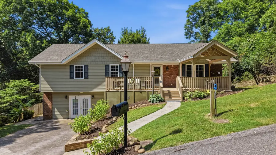 4557 N Ravenwood Drive N, Chattanooga, TN 37415 - #2
