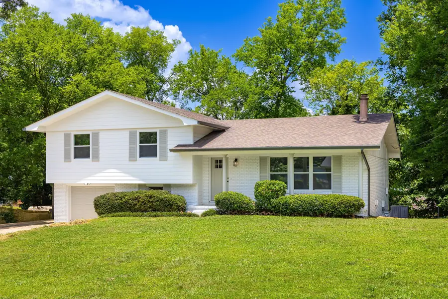 4305 Thunderbird Drive, Chattanooga, TN 37406 - #2