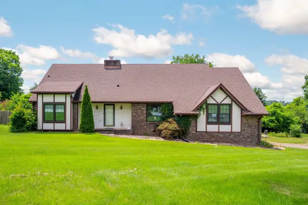 9518 Glynn Downing Drive, Ooltewah, TN 37363