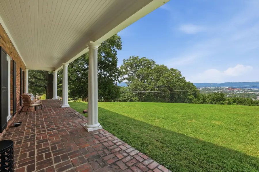 174 N Crest Road, Chattanooga, TN 37404 - #2