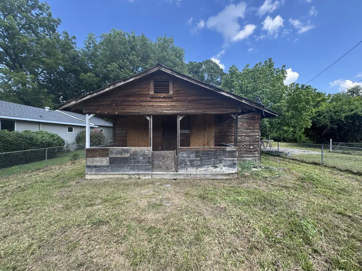 808 Indian Avenue, Rossville, GA 30741 - #1