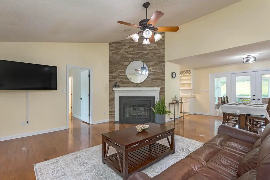 715 Carmen Drive, Athens, TN 37303 - #2