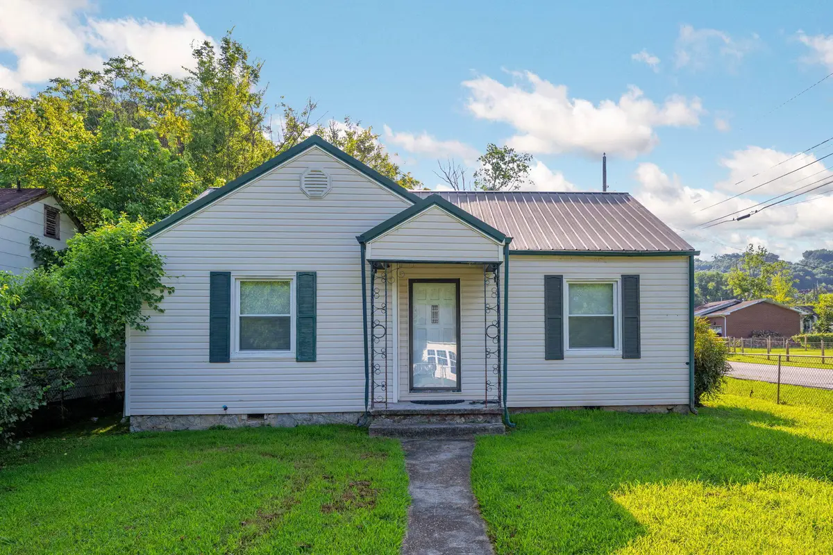 1112 Lee Avenue, Rossville, GA 30741 - #1