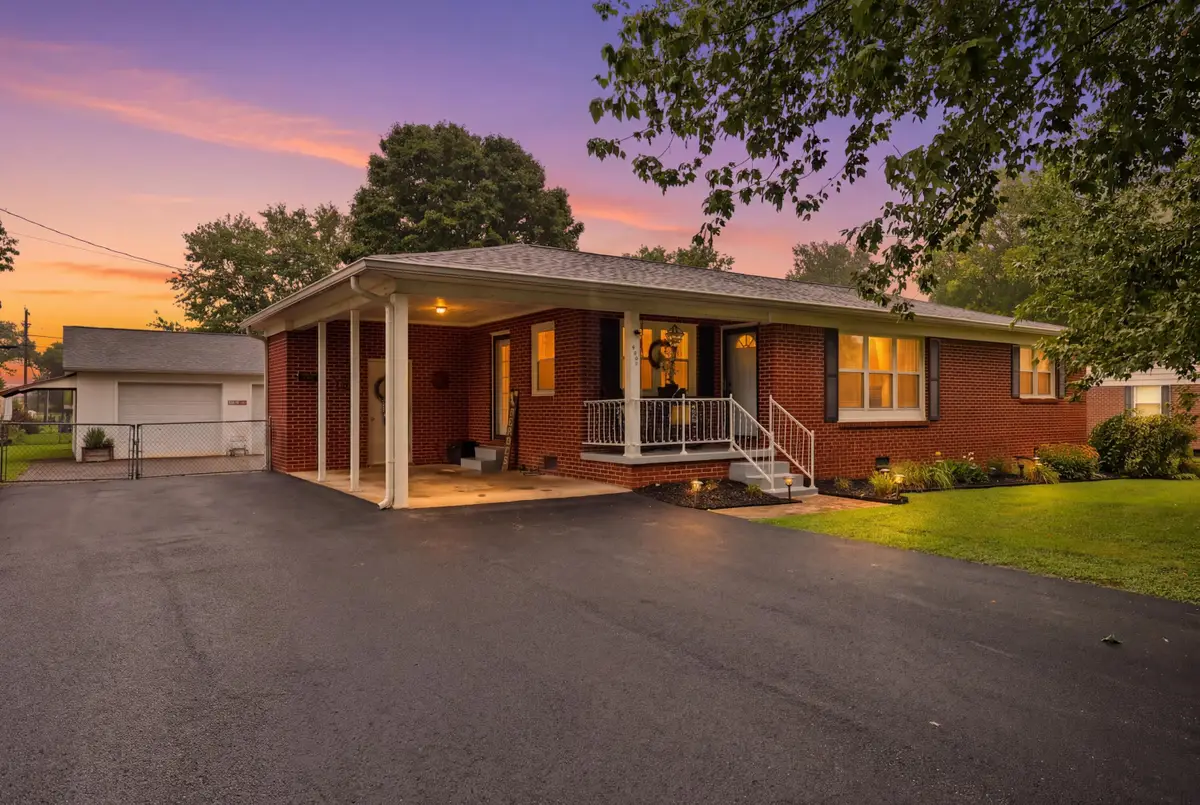 902 Dennis Avenue, Jasper, TN 37347 - #1