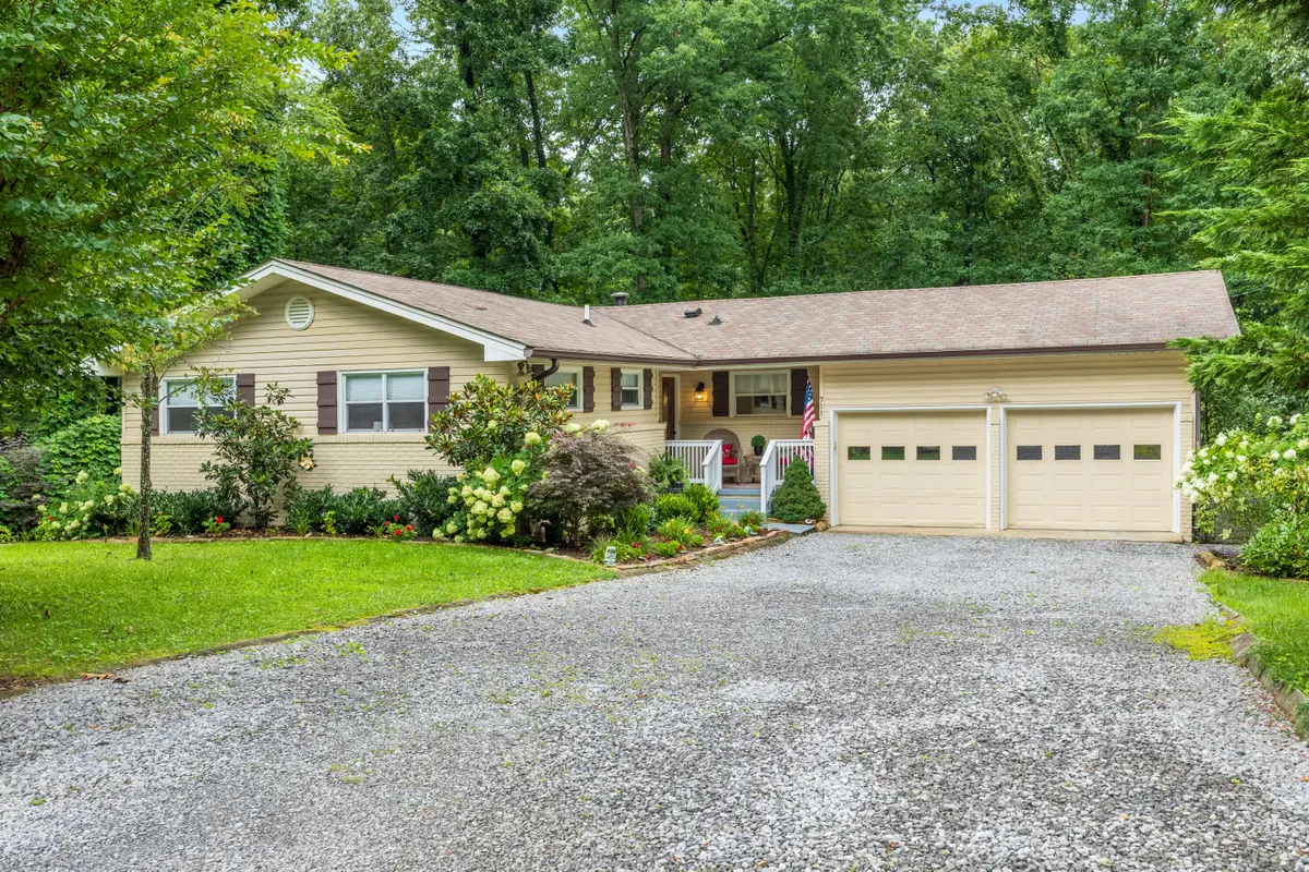 711 Cauthen Way, Signal Mountain, TN 37377 - #1