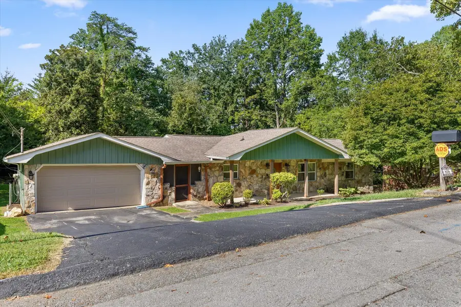 606 Oak Crest Lane, Hixson, TN 37343 - #2