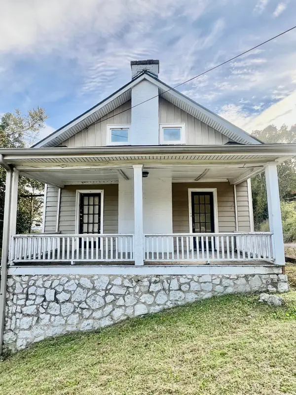 2 S Crest Road, Chattanooga, TN 37404