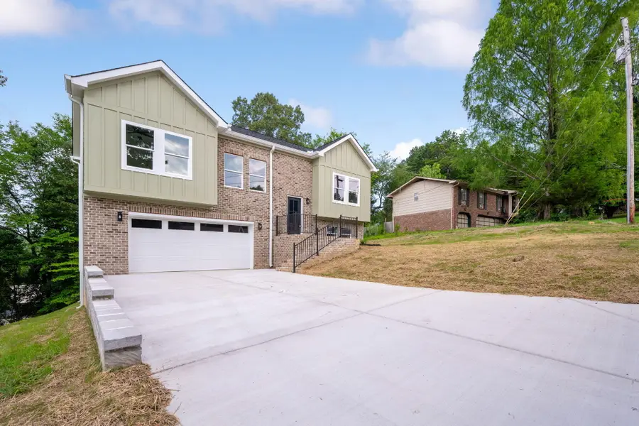 414 Peyton Drive, Hixson, TN 37343 - #2