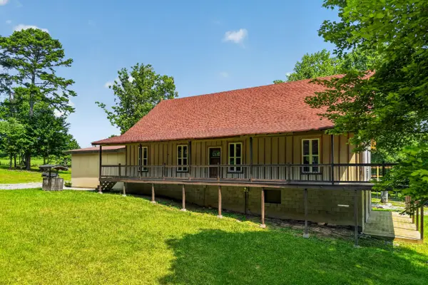 936 Stage Coach Road, Palmer, TN 37365