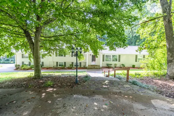 1515 Crestway Drive, Athens, TN 37303