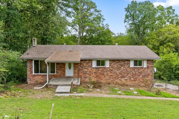 1128 Iris Drive, Rossville, GA 30741