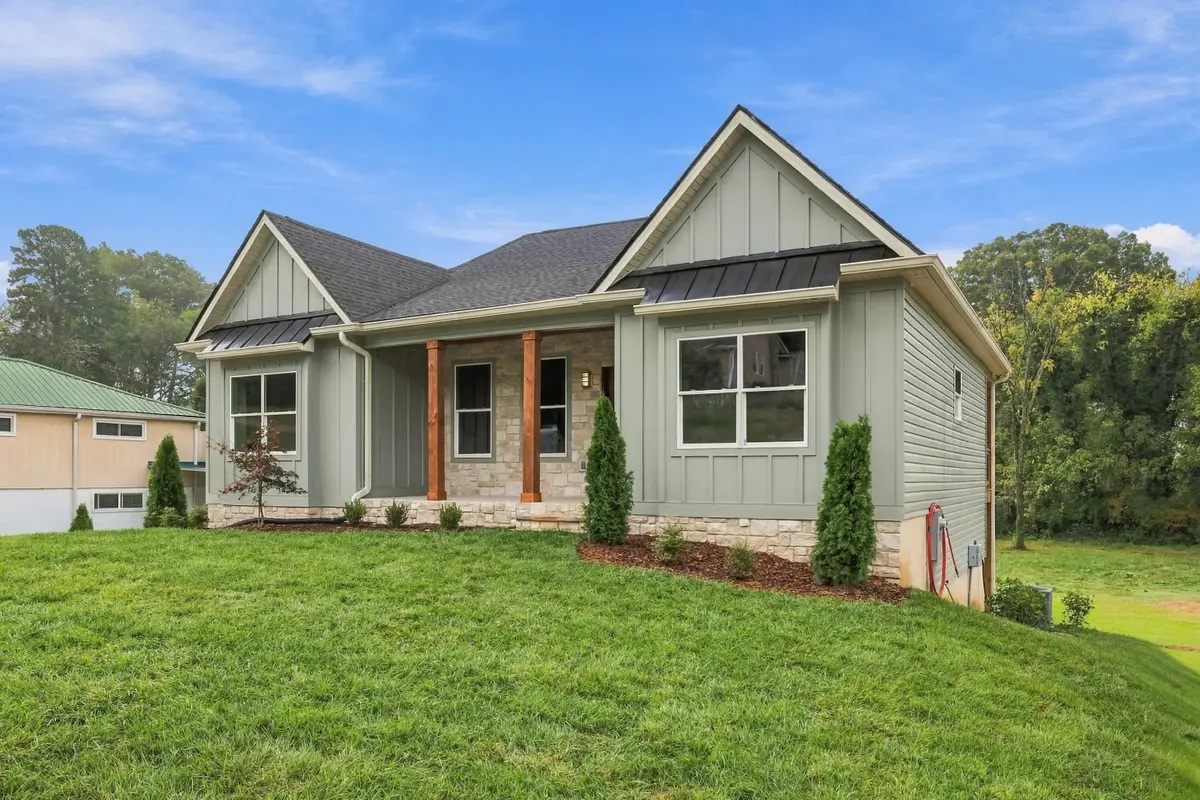 211 Alabama Avenue, Rossville, GA 30741 - #1