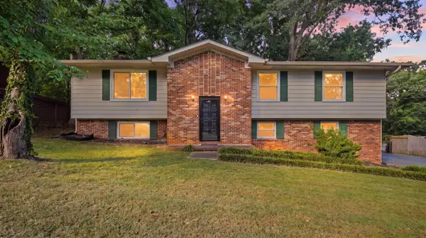 809 N Valleywood Circle, Hixson, TN 37343