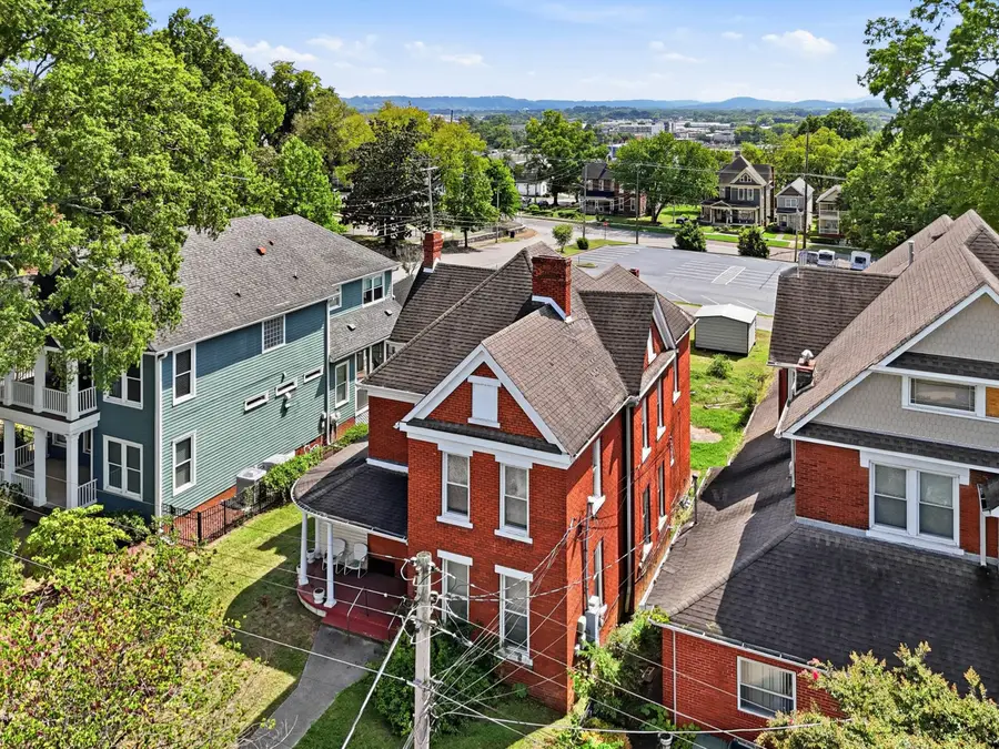 910 E Martin Luther King Boulevard, Chattanooga, TN 37403 - #2